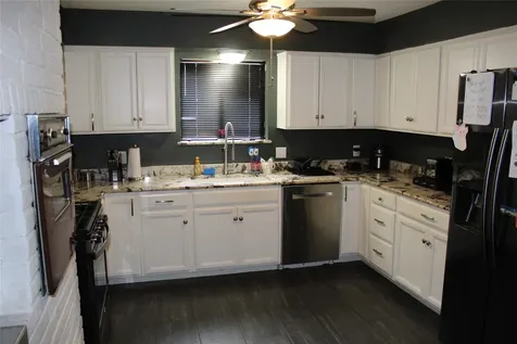 204 Southwood Circle Baytown TX 77520