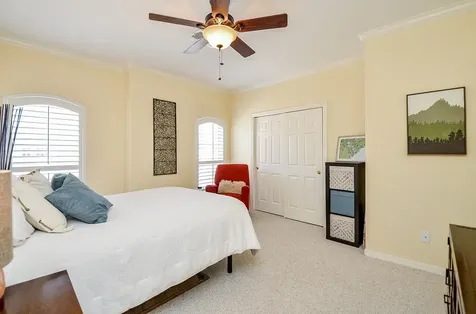 2831 Briarhurst Park Houston TX 77057
