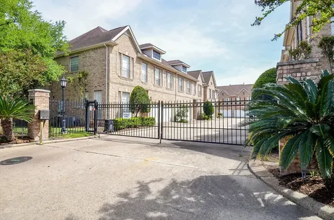 2831 Briarhurst Park Houston TX 77057