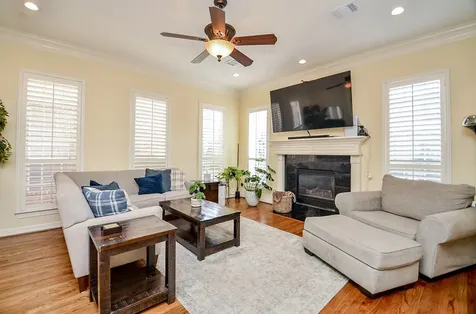 2831 Briarhurst Park Houston TX 77057