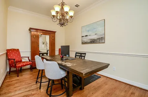 2831 Briarhurst Park Houston TX 77057