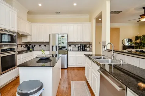 2831 Briarhurst Park Houston TX 77057