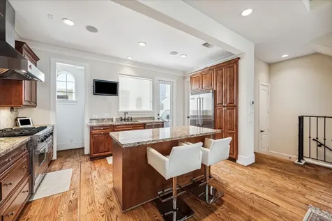 5213 Feagan Street A Houston TX 77007