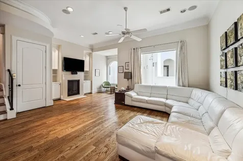 5213 Feagan Street A Houston TX 77007