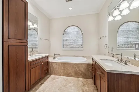5213 Feagan Street A Houston TX 77007