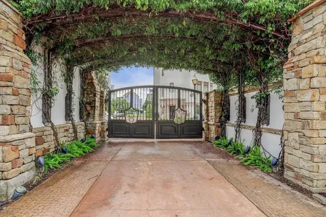 5213 Feagan Street A Houston TX 77007