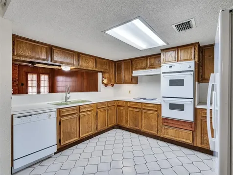 1320 Town Circle 1 Baytown TX 77520