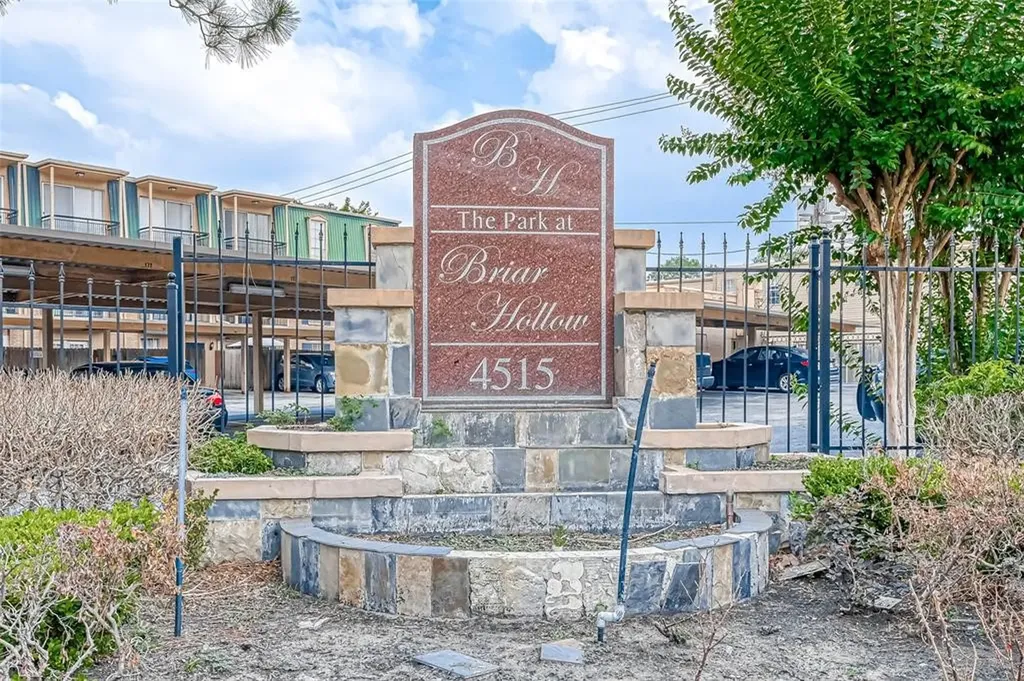 4515 Briar Hollow Place 305 Houston TX 77027