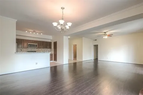 4515 Briar Hollow Place 305 Houston TX 77027