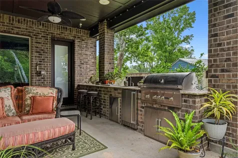 28403 Mendecino Glen Lane Huffman TX 77336