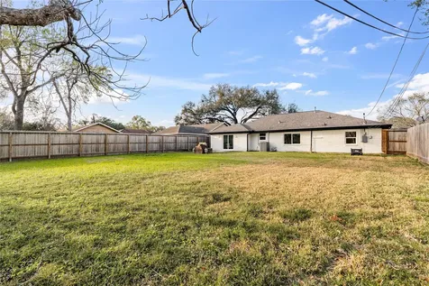 5023 Redstart Street Houston TX 77035