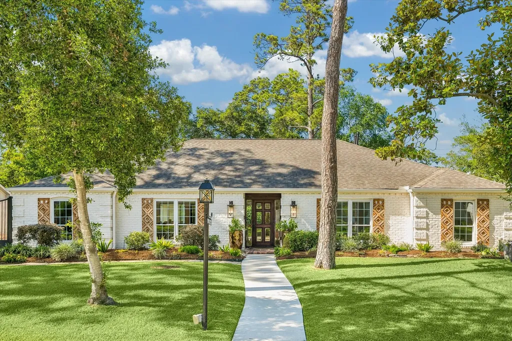 10102 Candlewood Drive Houston TX 77042
