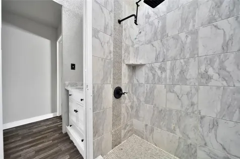 28 Lakeway Street Conroe TX 77304