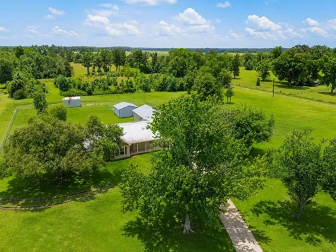829 Fm 1004 W Kirbyville TX 75956
