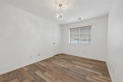46 E Hobbit Glen Drive Conroe TX 77384