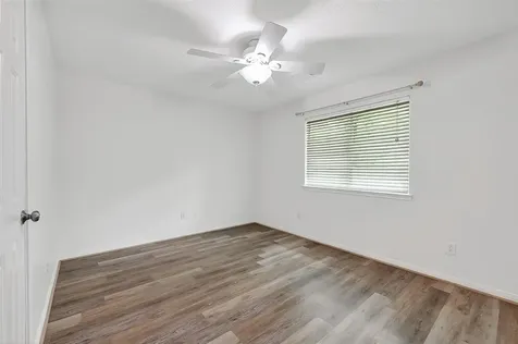 46 E Hobbit Glen Drive Conroe TX 77384