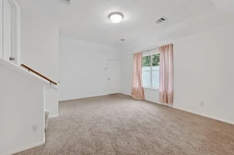 46 E Hobbit Glen Drive Conroe TX 77384
