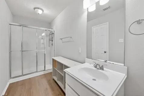 46 E Hobbit Glen Drive Conroe TX 77384
