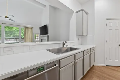 46 E Hobbit Glen Drive Conroe TX 77384