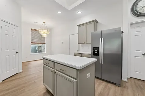 46 E Hobbit Glen Drive Conroe TX 77384