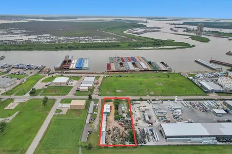908 Lakeside Drive Channelview TX 77530