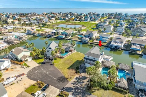 1319 Coral Way Tiki Island TX 77554