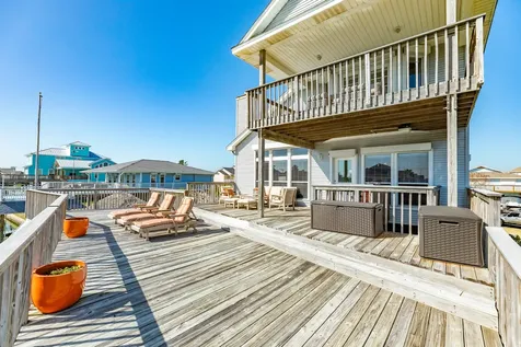 1319 Coral Way Tiki Island TX 77554