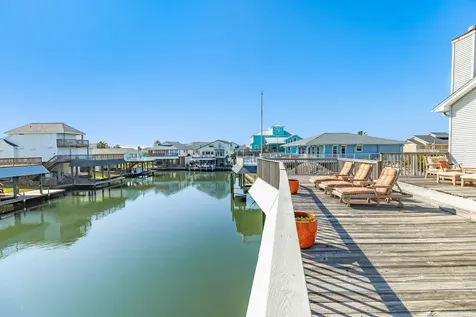 1319 Coral Way Tiki Island TX 77554