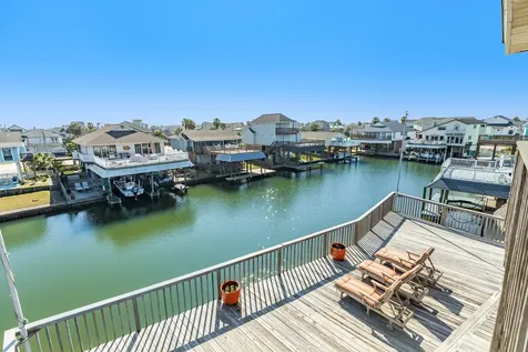 1319 Coral Way Tiki Island TX 77554