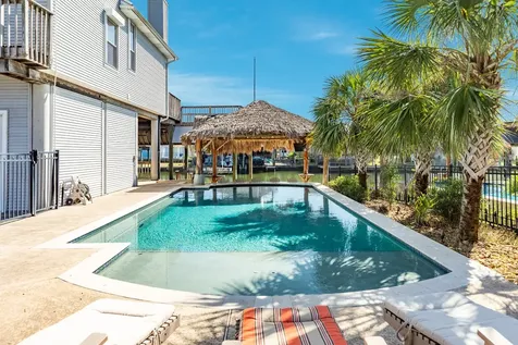 1319 Coral Way Tiki Island TX 77554