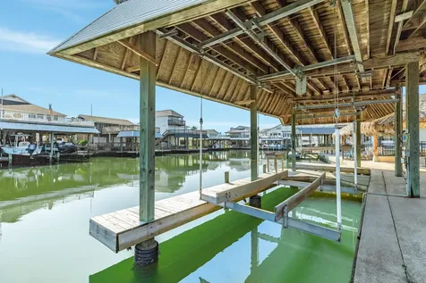 1319 Coral Way Tiki Island TX 77554