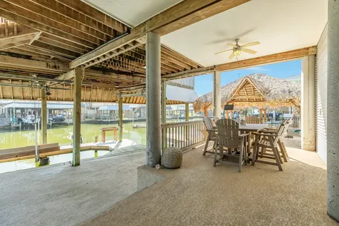 1319 Coral Way Tiki Island TX 77554
