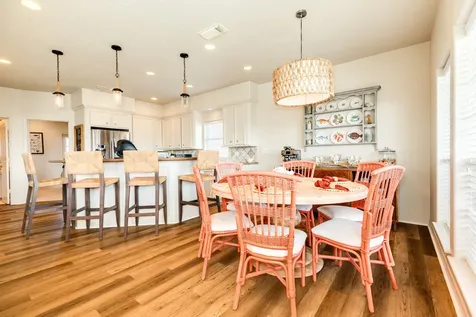 1319 Coral Way Tiki Island TX 77554