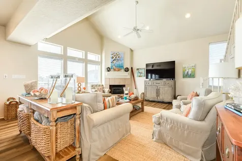 1319 Coral Way Tiki Island TX 77554
