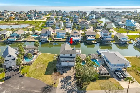 1319 Coral Way Tiki Island TX 77554