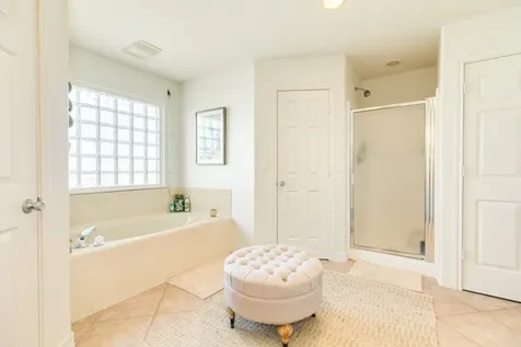 1319 Coral Way Tiki Island TX 77554