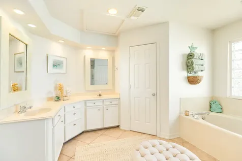 1319 Coral Way Tiki Island TX 77554