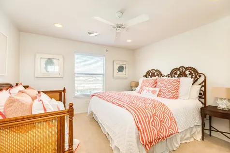 1319 Coral Way Tiki Island TX 77554