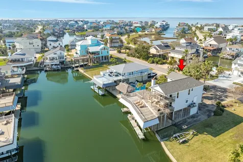 1319 Coral Way Tiki Island TX 77554