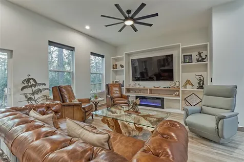 346 Camden Hills W Montgomery TX 77356