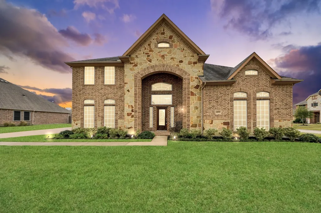 4002 Broadmoor Drive Mont Belvieu TX 77523