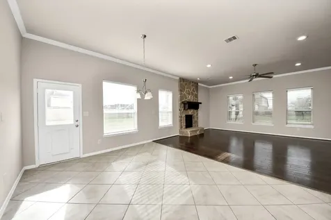 4002 Broadmoor Drive Mont Belvieu TX 77523