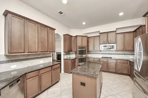 4002 Broadmoor Drive Mont Belvieu TX 77523