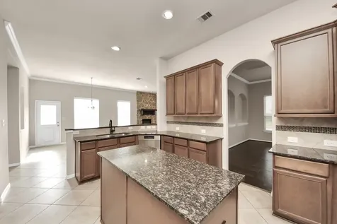 4002 Broadmoor Drive Mont Belvieu TX 77523