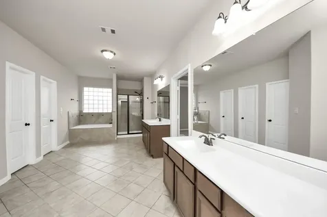 4002 Broadmoor Drive Mont Belvieu TX 77523