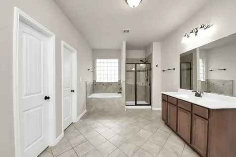 4002 Broadmoor Drive Mont Belvieu TX 77523