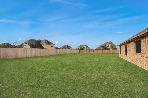 4002 Broadmoor Drive Mont Belvieu TX 77523
