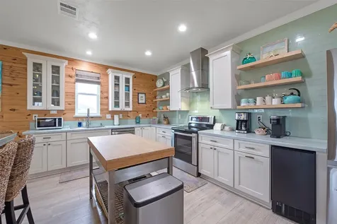 858 East Road Crystal Beach TX 77650