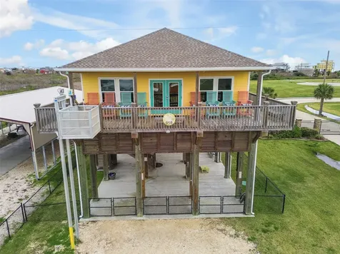 858 East Road Crystal Beach TX 77650