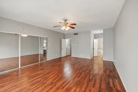 346 Wilcrest Drive 346 Houston TX 77042